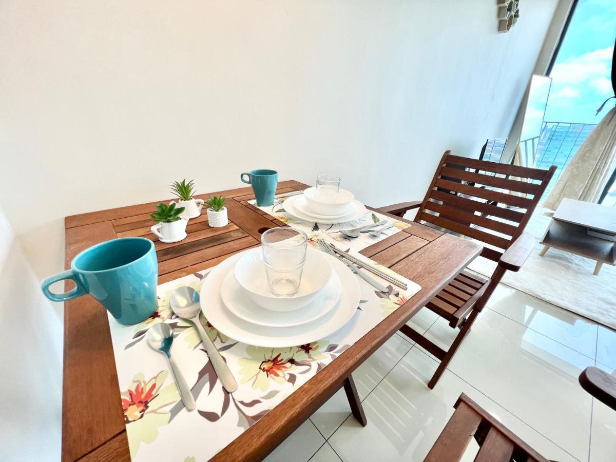 A 1-4 Pax Cozy Studio Tv Box Pool 100Mps Wifi 3 Bed Trefoil Setia Alam Exterior photo