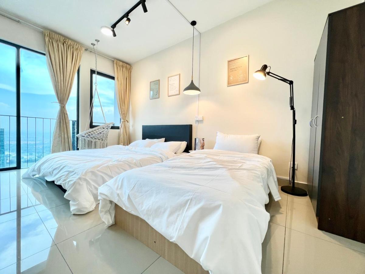 A 1-4 Pax Cozy Studio Tv Box Pool 100Mps Wifi 3 Bed Trefoil Setia Alam Exterior photo